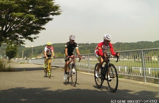 まだまだ晴れ間が覗いてます　平日ビギナーズライド
